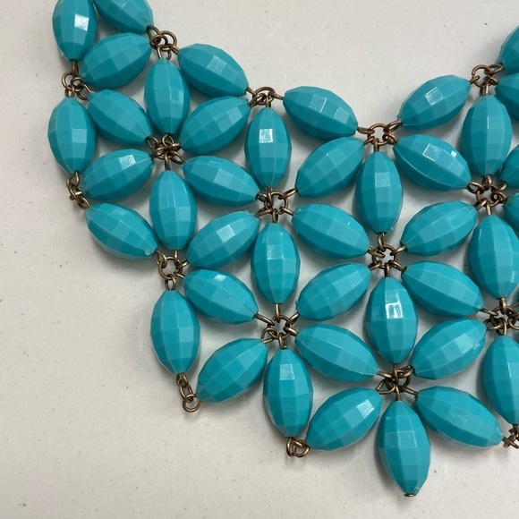 Etc! Turquoise Colored Necklace - Picture 2 of 6